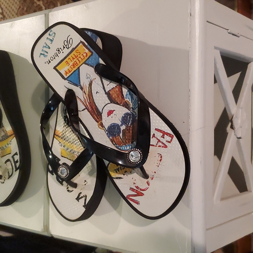 Brighton Flip Flop sz ( don't know...didn't say! but measurements on pics)